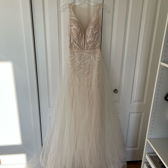 Eva Lendel Rebeka Wedding Dress - Picture 10 of 10